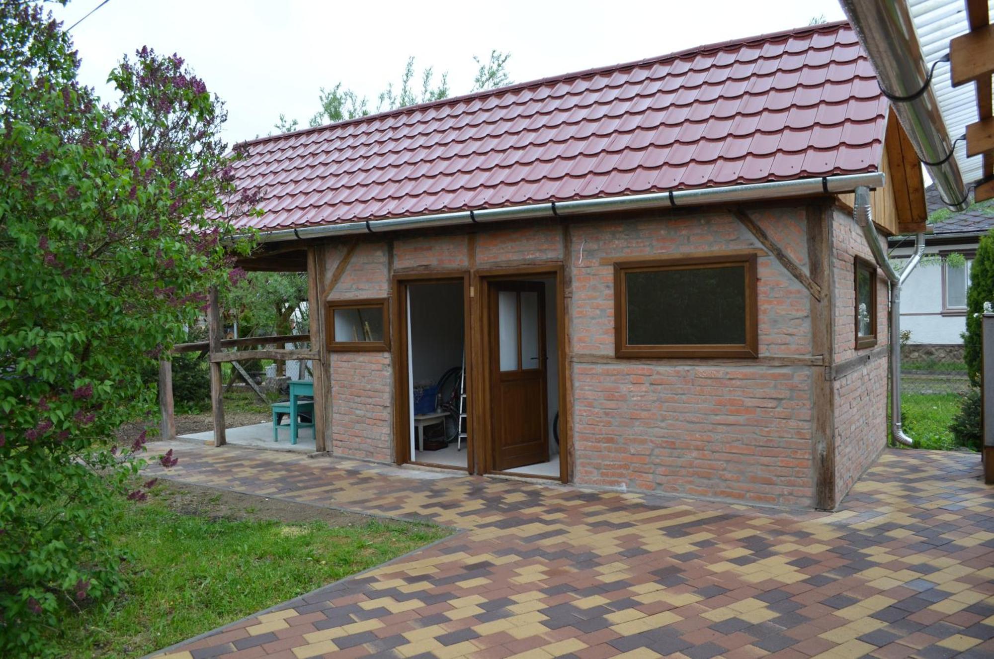 Oeroemvoelgy Vendeghaz Hotel Bozsva ภายนอก รูปภาพ